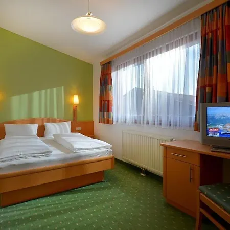 Holiday Hotel 3*