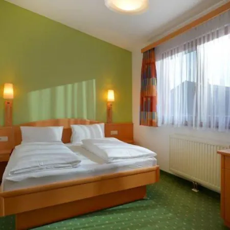 Hotel Holiday 3*